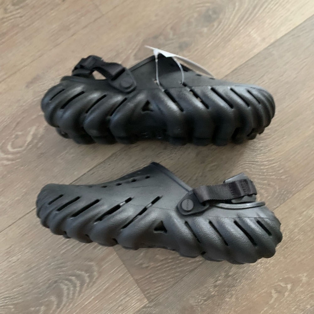 Black crocs